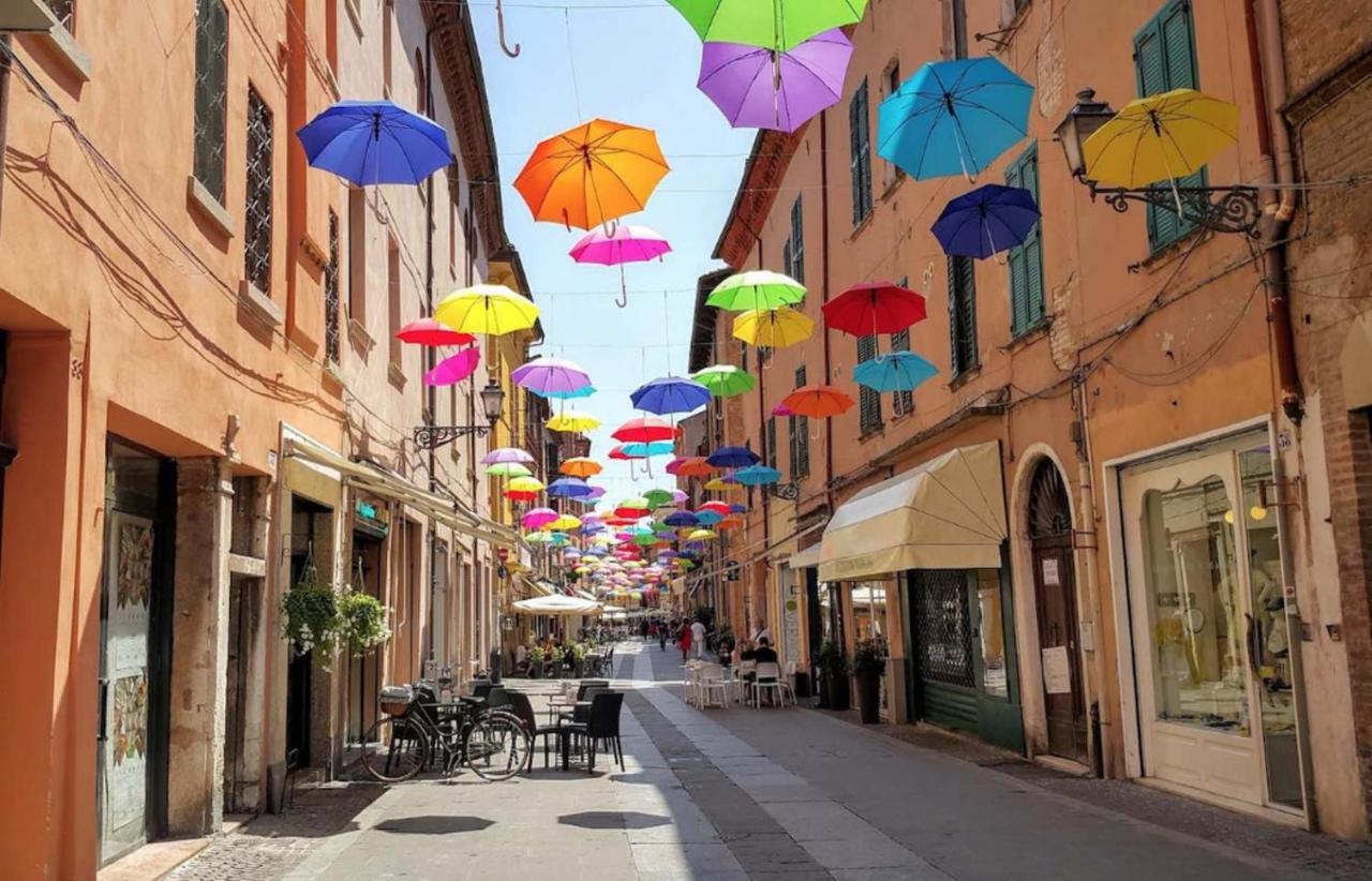 הוילה Charming Flat In Centro A Ferrara Con Posto Auto מראה חיצוני תמונה