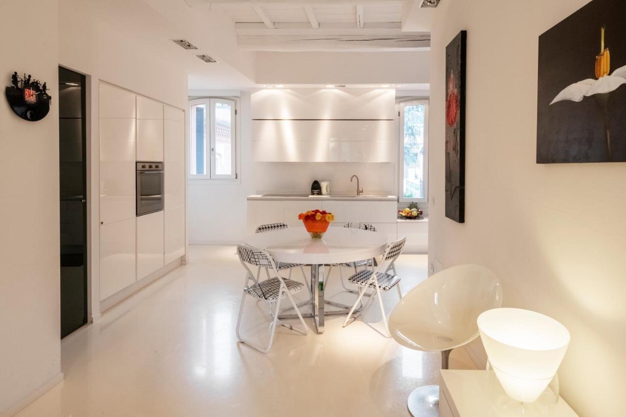 הוילה Charming Flat In Centro A Ferrara Con Posto Auto מראה חיצוני תמונה