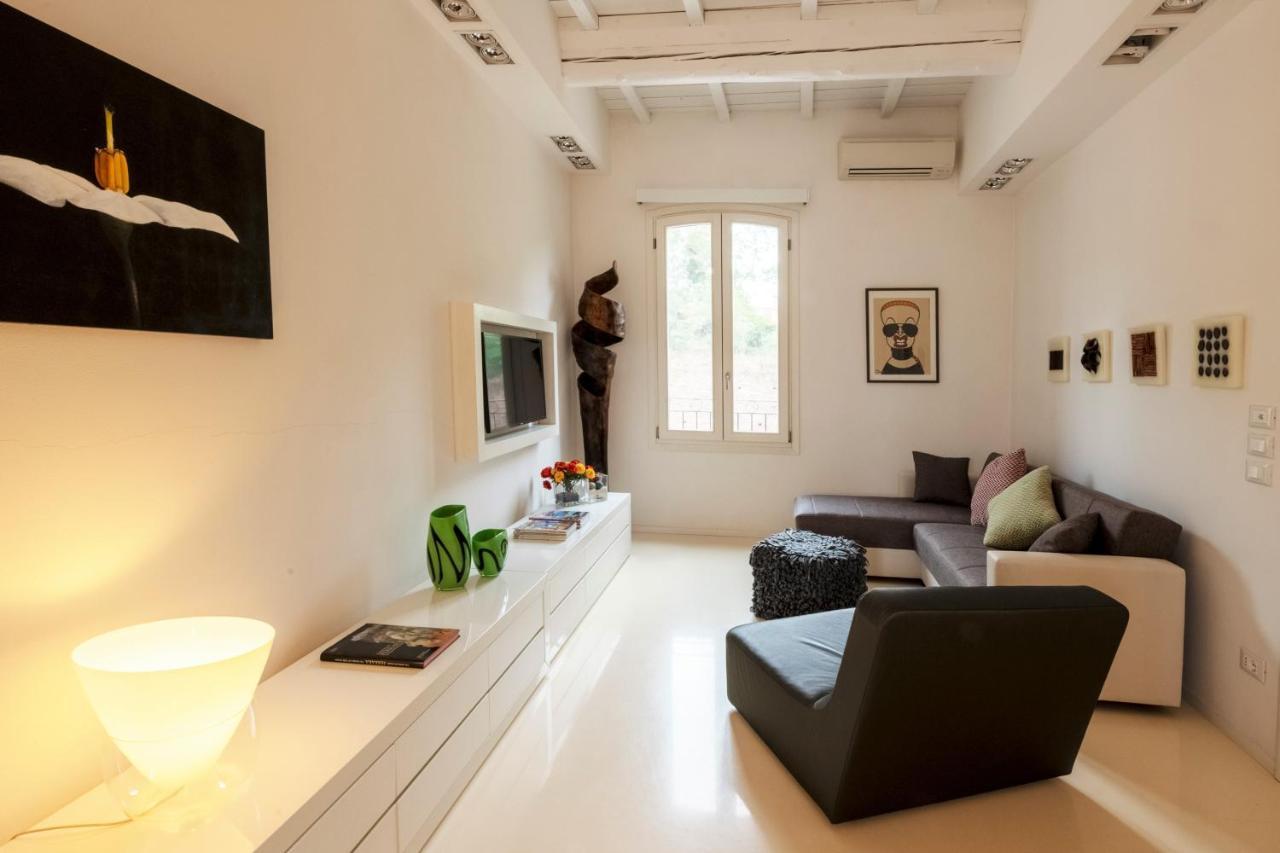 הוילה Charming Flat In Centro A Ferrara Con Posto Auto מראה חיצוני תמונה