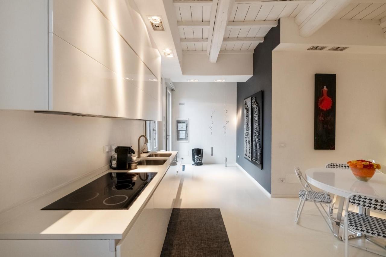 הוילה Charming Flat In Centro A Ferrara Con Posto Auto מראה חיצוני תמונה