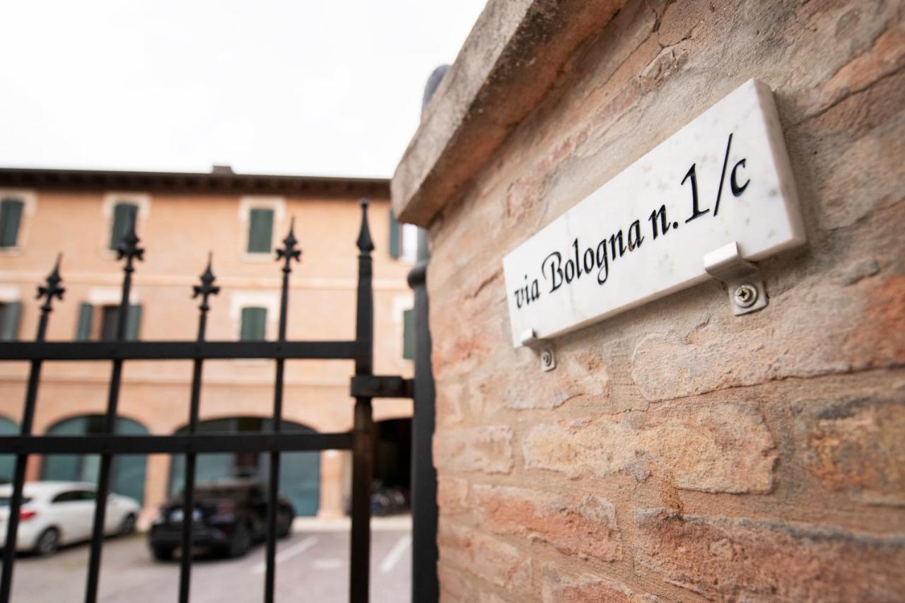הוילה Charming Flat In Centro A Ferrara Con Posto Auto מראה חיצוני תמונה