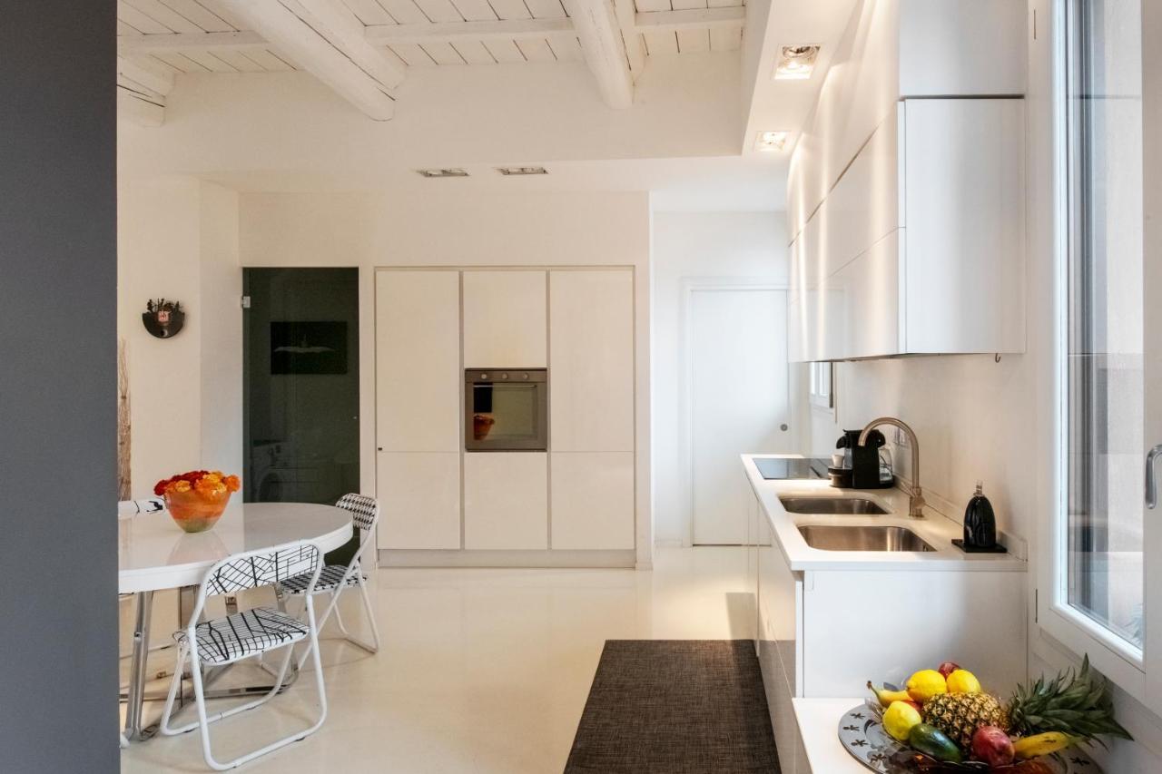 הוילה Charming Flat In Centro A Ferrara Con Posto Auto מראה חיצוני תמונה